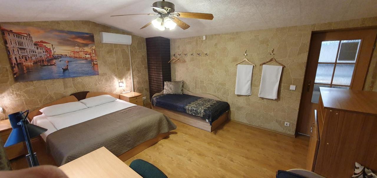 Aparthotel 4 ,, Cosy House Billiard " - Sauna & Parking Kaunas Kültér fotó