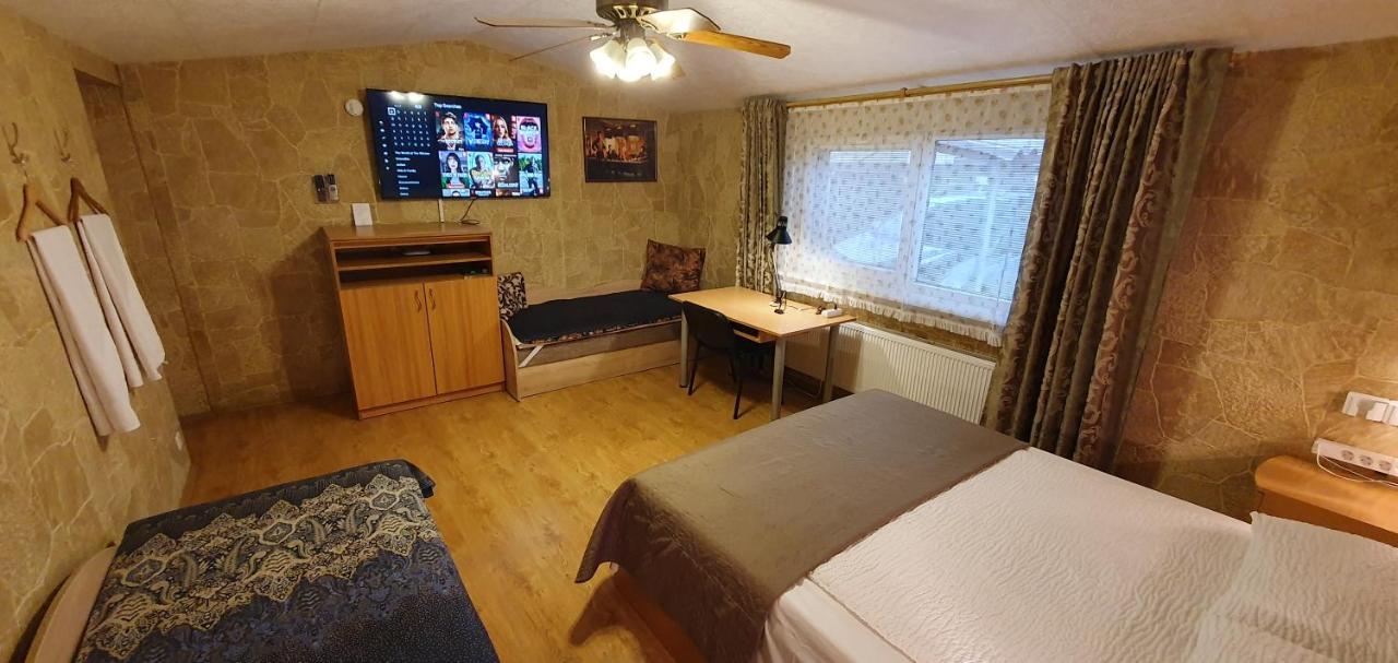 Aparthotel 4 ,, Cosy House Billiard " - Sauna & Parking Kaunas Kültér fotó